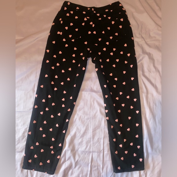 SHEIN black straight leg jeans with pink heart pattern - Picture 4 of 8